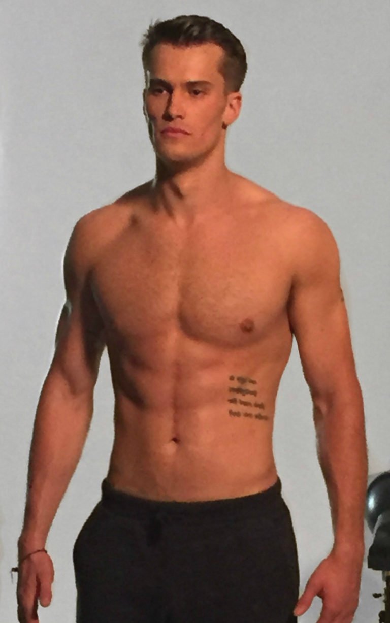 Tom Roussey Body Tom's 8-Week Men's Health Transformation - Roar Fitness